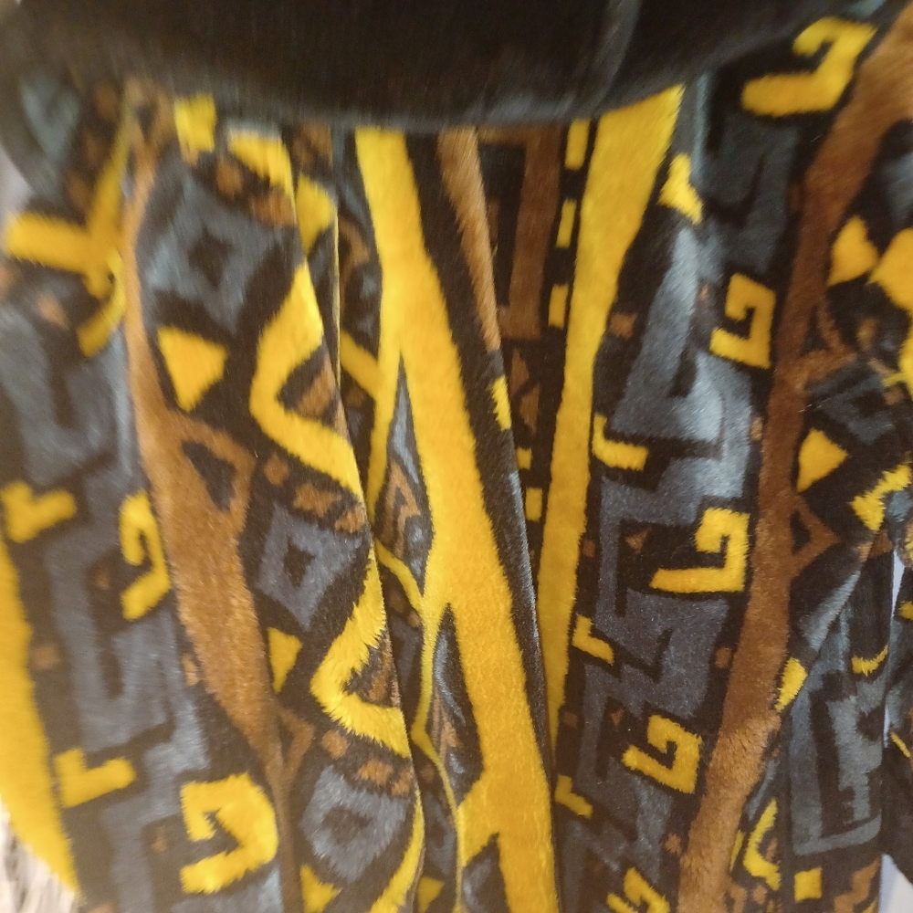 VINTAGE RARE Geo Pattern Faux Fur - Picture 3 of 7